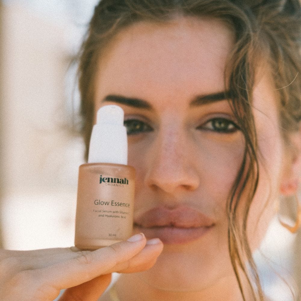 Glow Essence - Glowing Facial Serum with Vitamin C